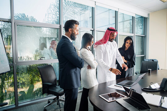 تحولات سوق العمل السعودي: كيف تقود السعودة المستقبل؟