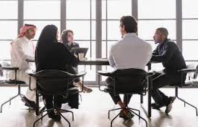 استراتيجيات فعّالة للتقديم على وظائف الشركات الكبرى في السعودية